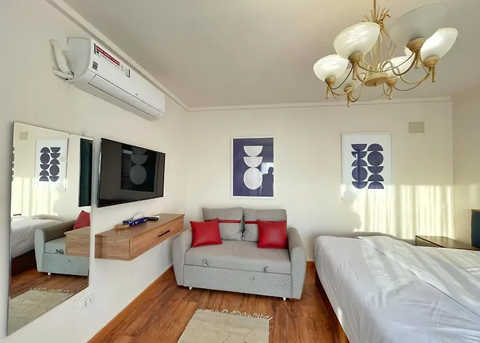 Settle Inn Sodic Eastown Studio